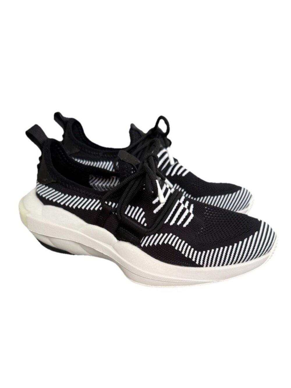 Sorel Size 6 Explorer Defy Women’s Shoes Sneakers Black & White *RT
